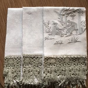 Set of 3 Decorative Asian towels for a bathroom